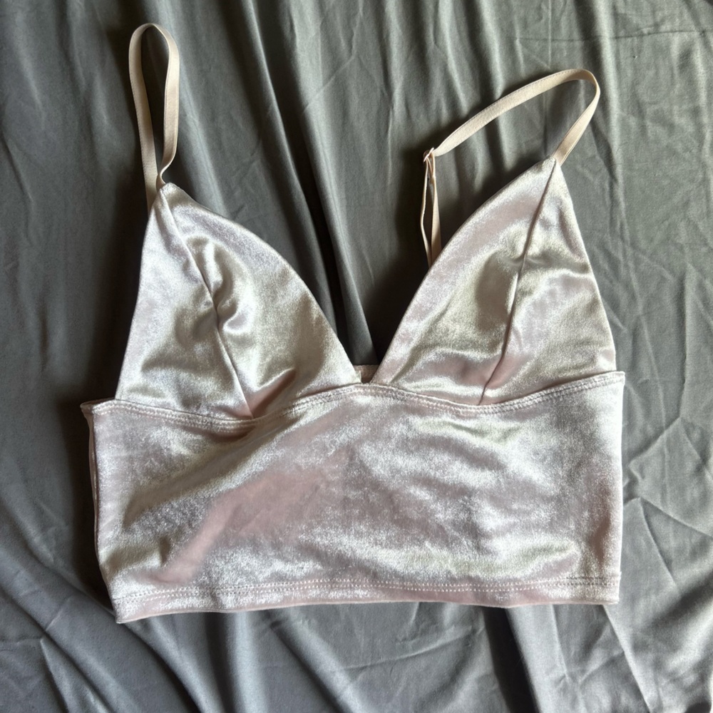 Women’s pink cropped tank top